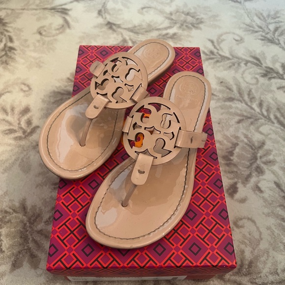 Tory Burch, seashell pink patent Miller sandal - Picture 1 of 4